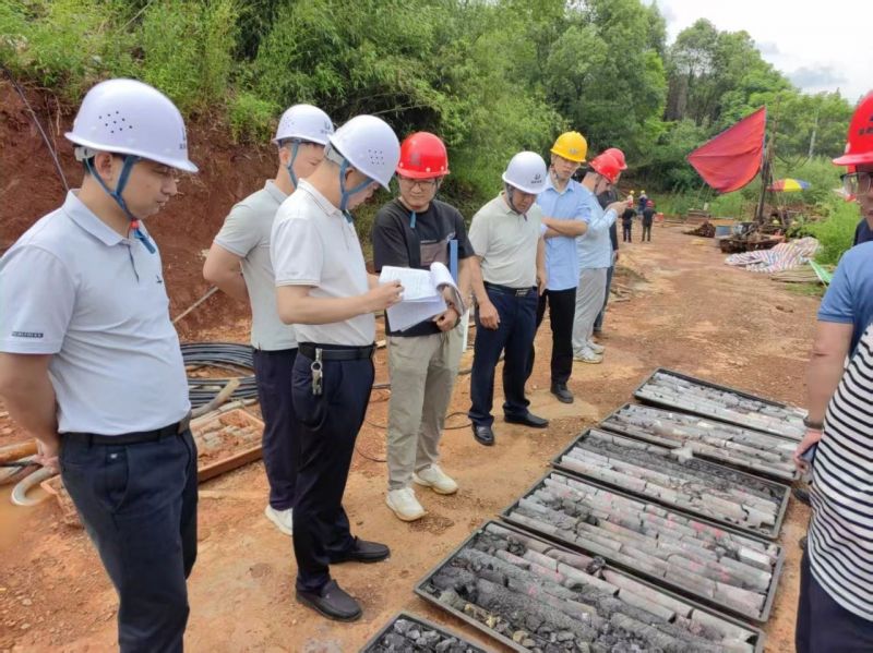 省地災(zāi)所專家組深入一線指導(dǎo)保障大坊金礦防治水項(xiàng)目高質(zhì)量實(shí)施